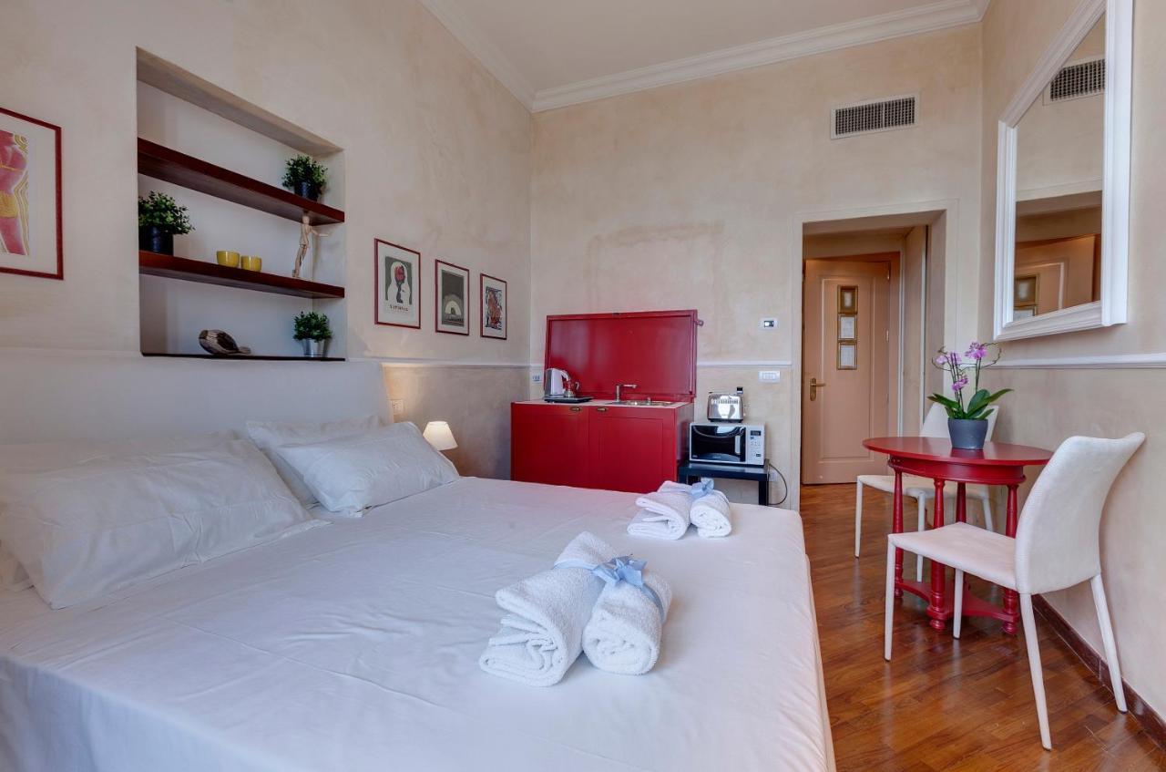 Mamo Florence - Thelma & Louise Apartments ภายนอก รูปภาพ